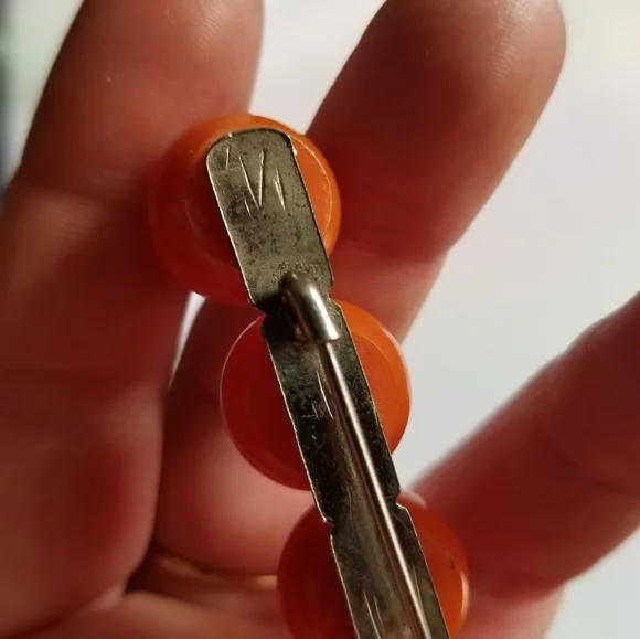 Relisted -Vintage Bakelite ball brooch orange tested row - Picture 7 of 11